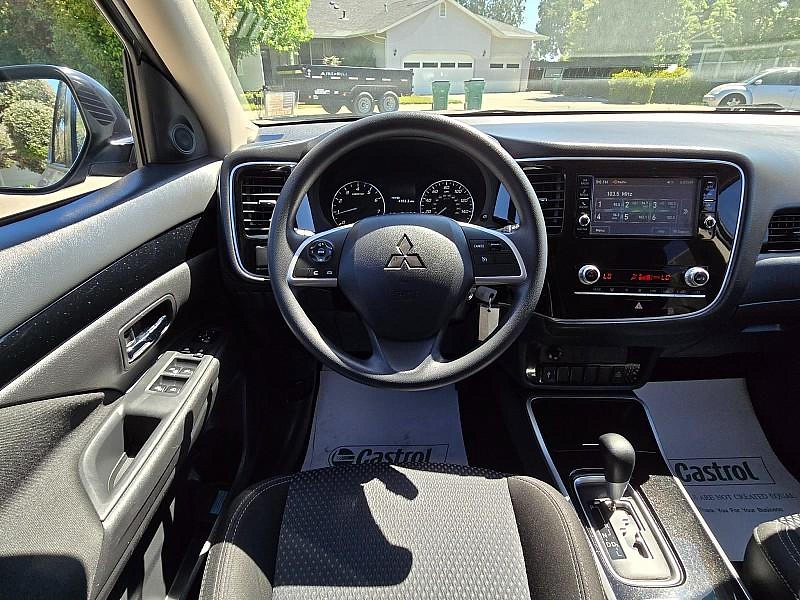 2020 SILVER Mitsubishi Outlander (JA4AD2A31LZ) with an 4-Cyl 2.4 Liter engine, Automatic CVT transmission, located at 246 E Walker St., Orland, 95963, (530) 865-5800, 39.747589, -122.178398 - Photo #21