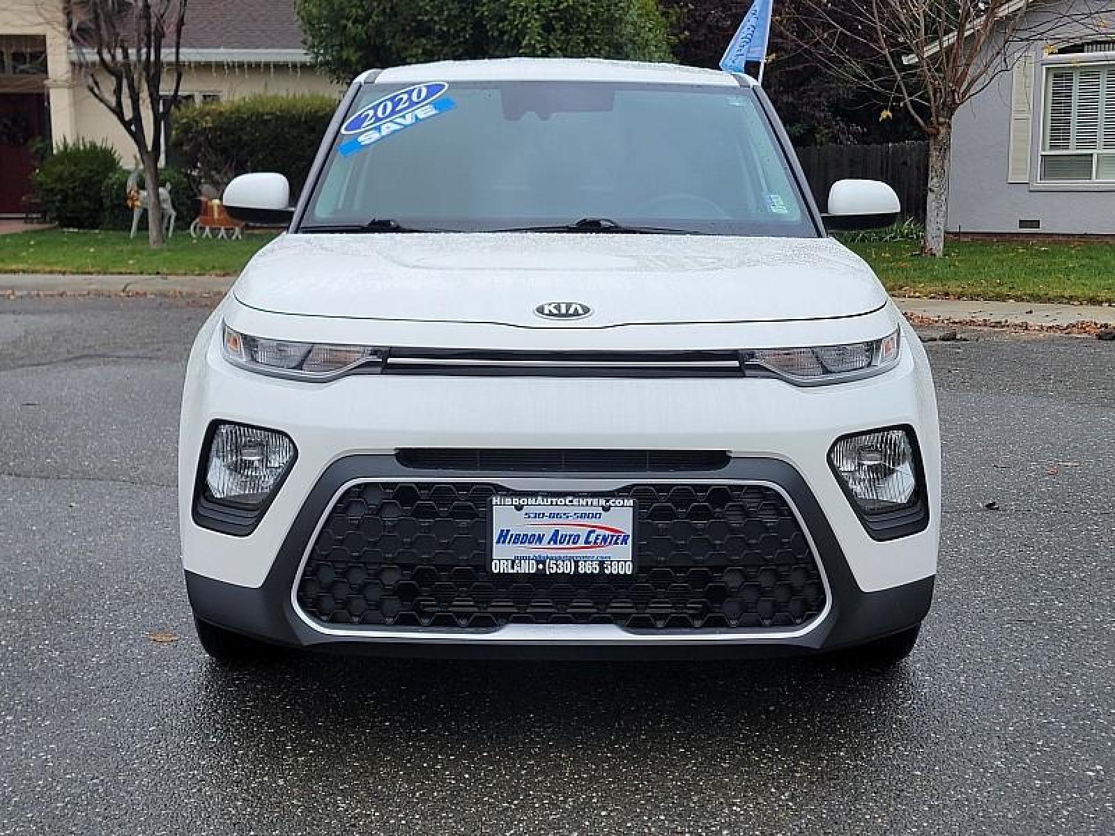 2020 WHITE /black Kia Soul (KNDJ23AU1L7) with an 4-Cyl 2.0 Liter engine, Automatic i-VT transmission, located at 246 E Walker St., Orland, 95963, (530) 865-5800, 39.747589, -122.178398 - Photo #1
