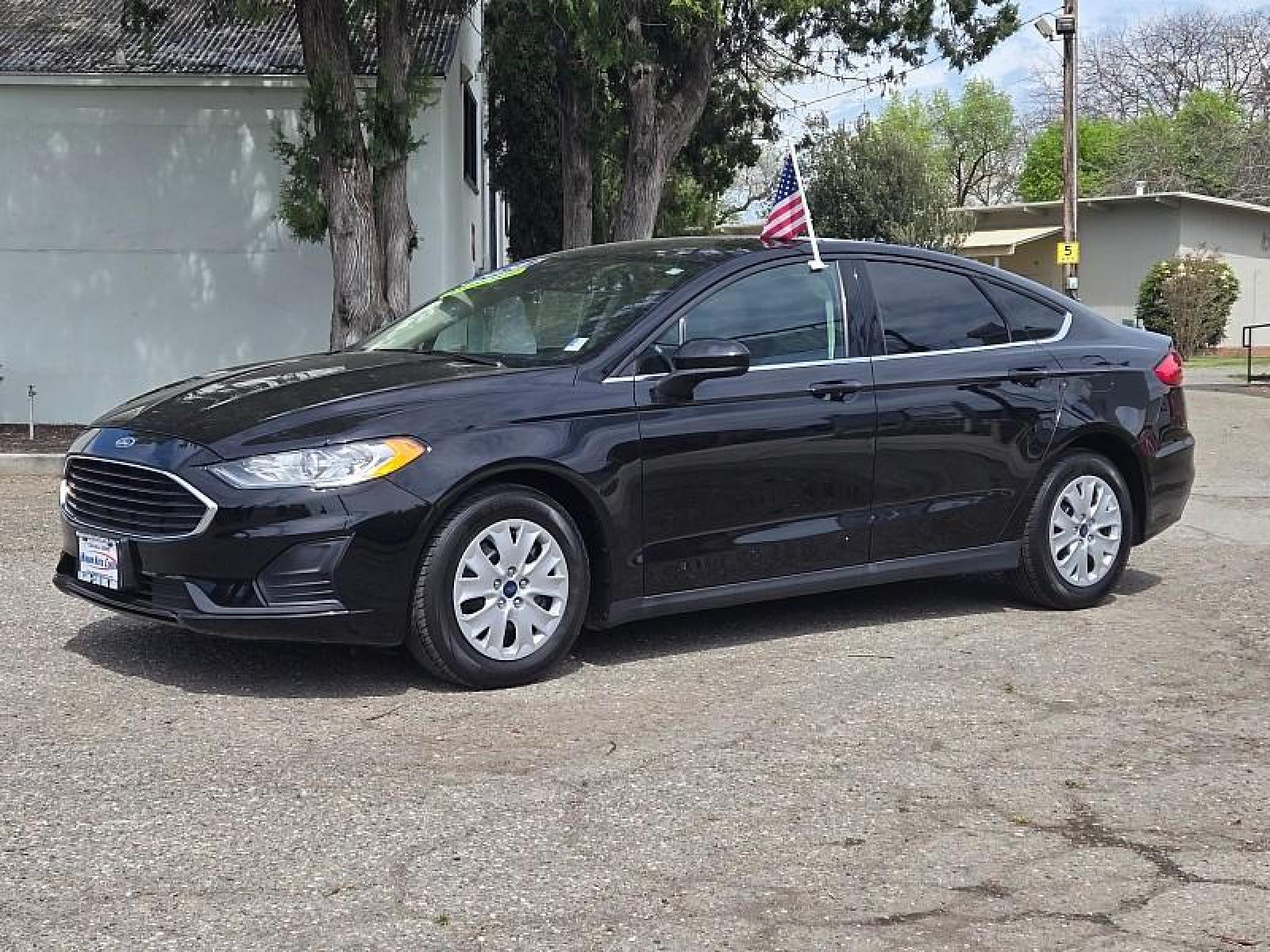 2020 BLACK /black/tan Ford Fusion (3FA6P0G71LR) with an 4-Cyl 2.5 Liter engine, Automatic 6-Spd w/SelectShift transmission, located at 246 E Walker St., Orland, 95963, (530) 865-5800, 39.747589, -122.178398 - Photo #2