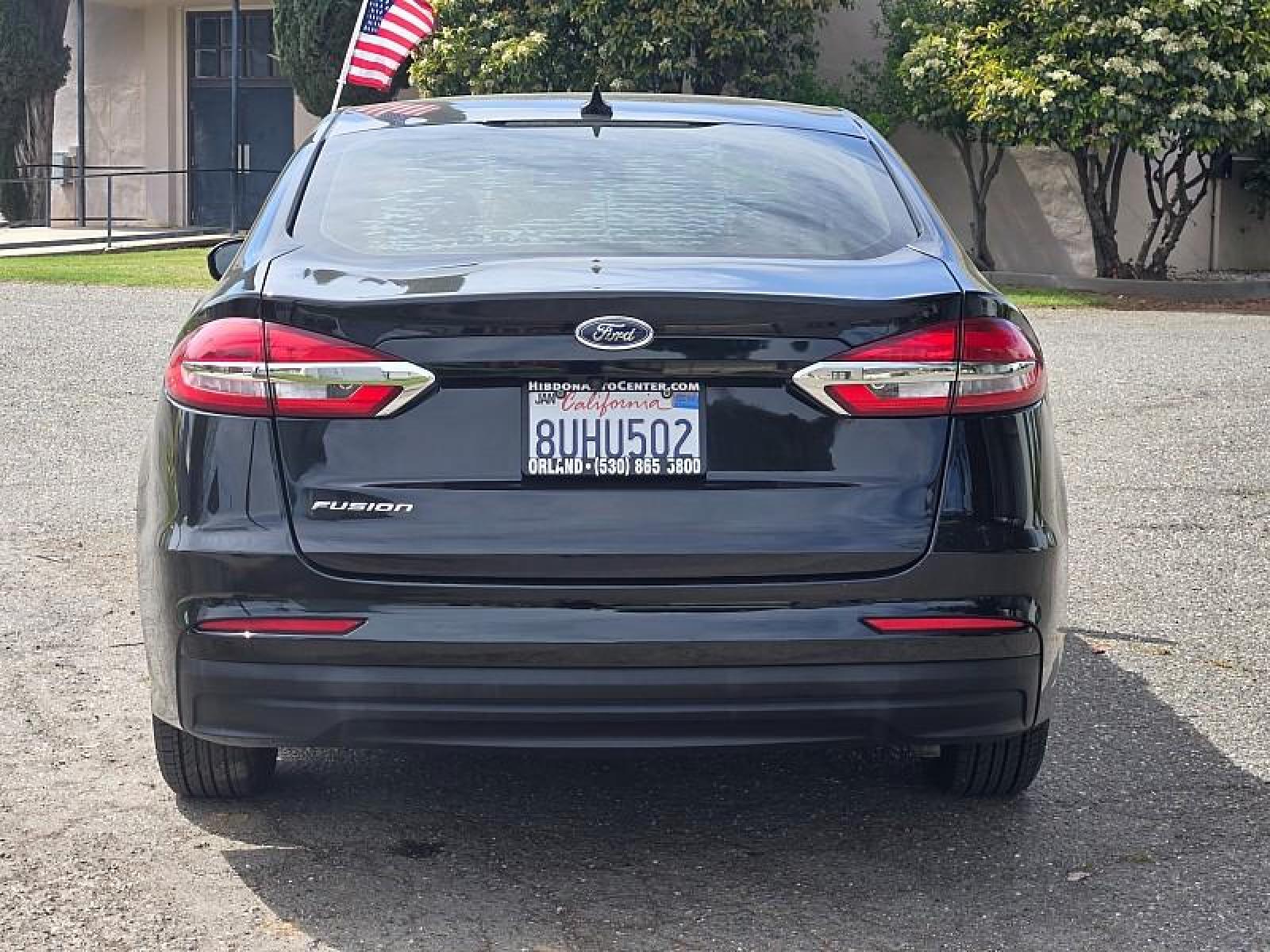 2020 BLACK /black/tan Ford Fusion (3FA6P0G71LR) with an 4-Cyl 2.5 Liter engine, Automatic 6-Spd w/SelectShift transmission, located at 246 E Walker St., Orland, 95963, (530) 865-5800, 39.747589, -122.178398 - Photo #5