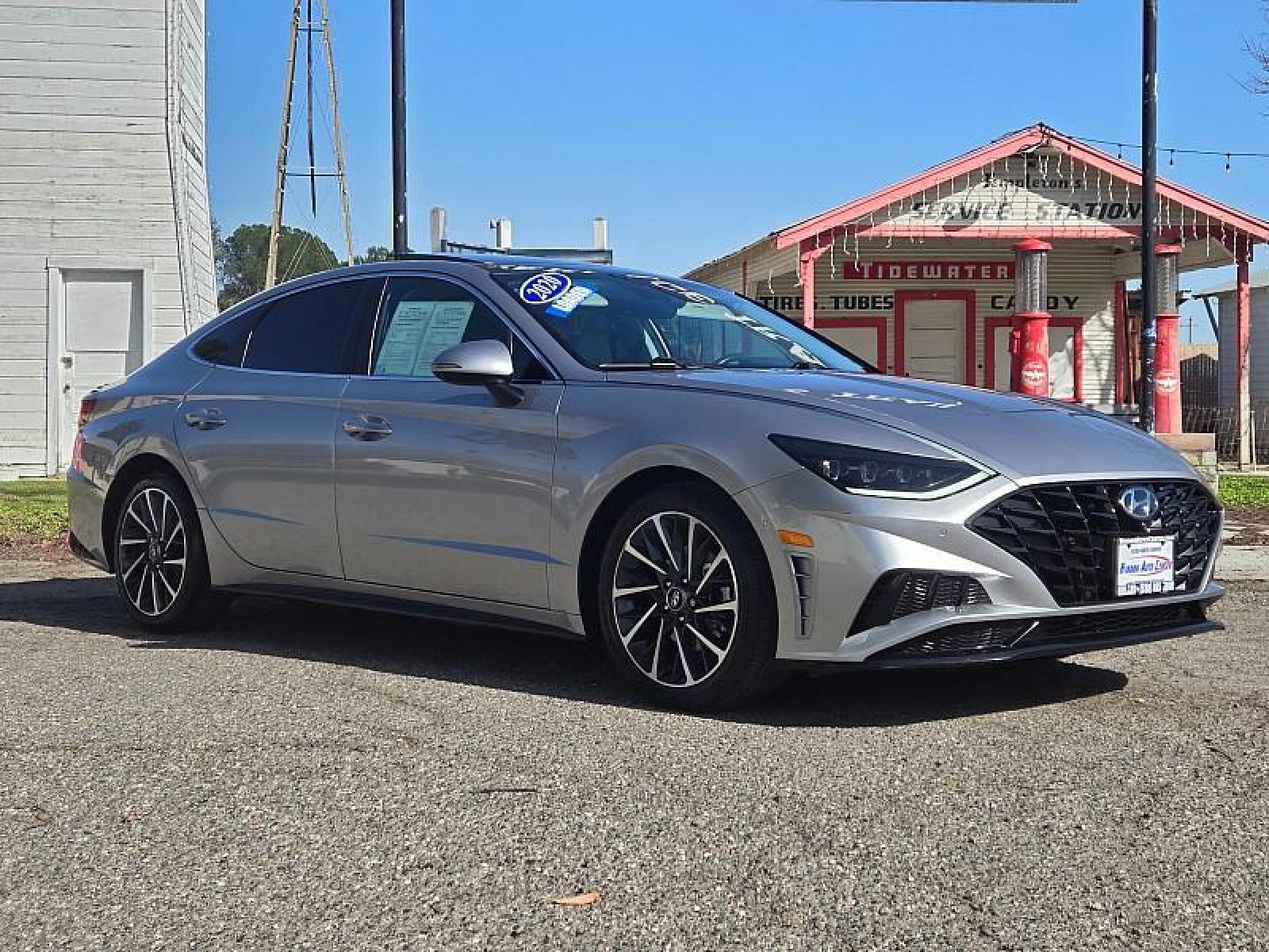 2020 SILVER /black/silver Hyundai Sonata (5NPEH4J29LH) with an 4-Cyl Turbo 1.6 Liter engine, Automatic 8-Spd w/Overdrive and Shiftronic transmission, located at 246 E Walker St., Orland, 95963, (530) 865-5800, 39.747589, -122.178398 - Photo #0