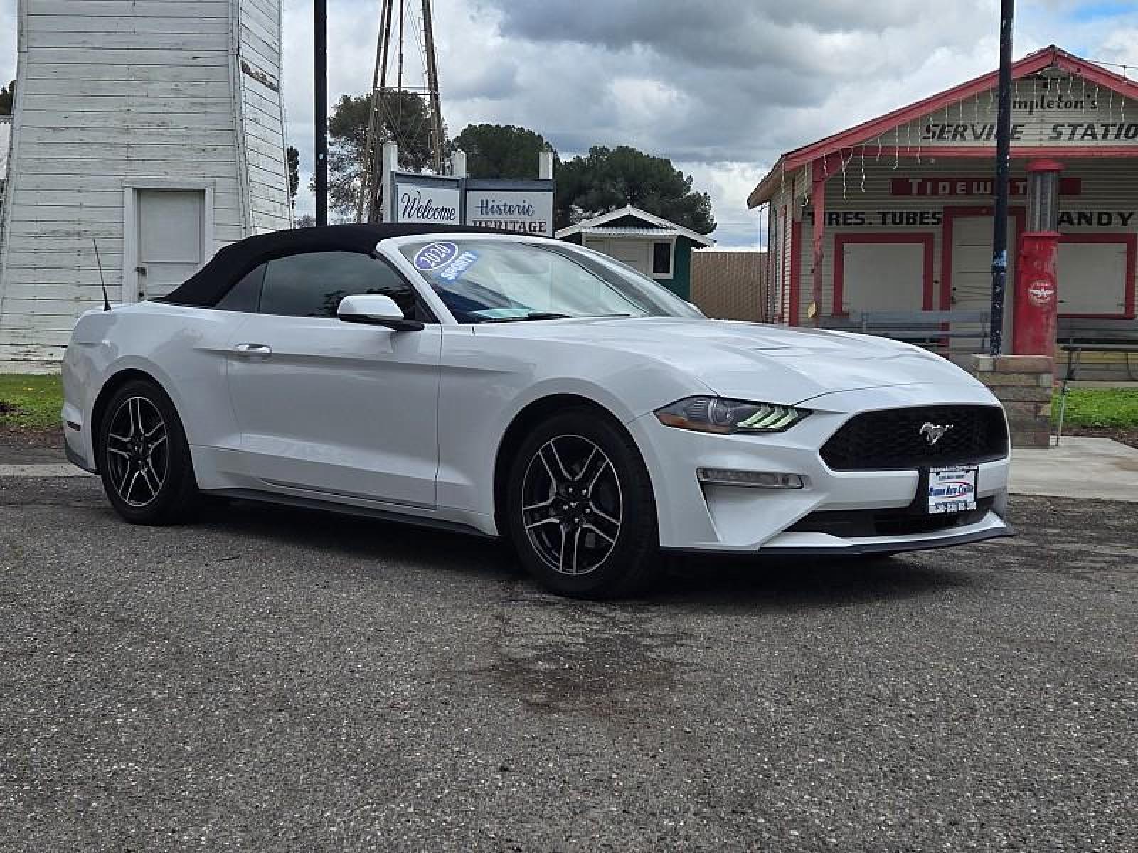 2020 WHITE /black Ford Mustang (1FATP8UH4L5) with an 4-Cyl Turbo EcoBoost 2.3 Liter engine, Automatic 10-Spd w/SelectShift transmission, located at 246 E Walker St., Orland, 95963, (530) 865-5800, 39.747589, -122.178398 - Photo #0