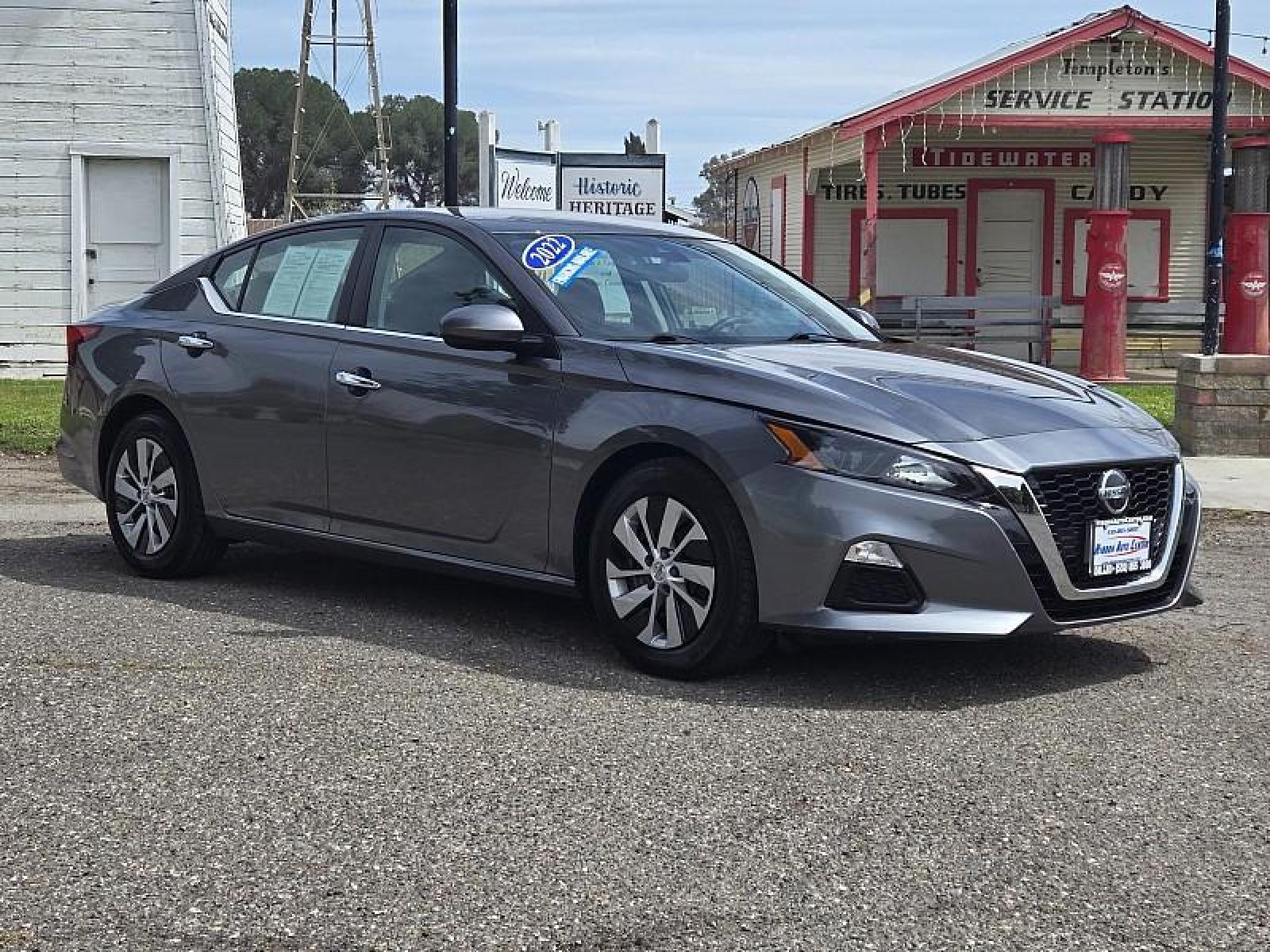 2022 GRAY Nissan Altima (1N4BL4BV8NN) with an 4-Cyl 2.5 Liter engine, Automatic Xtronic CVT transmission, located at 246 E Walker St., Orland, 95963, (530) 865-5800, 39.747589, -122.178398 - Photo #0