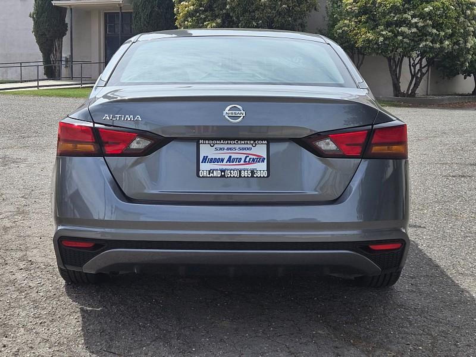 2022 GRAY Nissan Altima (1N4BL4BV8NN) with an 4-Cyl 2.5 Liter engine, Automatic Xtronic CVT transmission, located at 246 E Walker St., Orland, 95963, (530) 865-5800, 39.747589, -122.178398 - Photo #5
