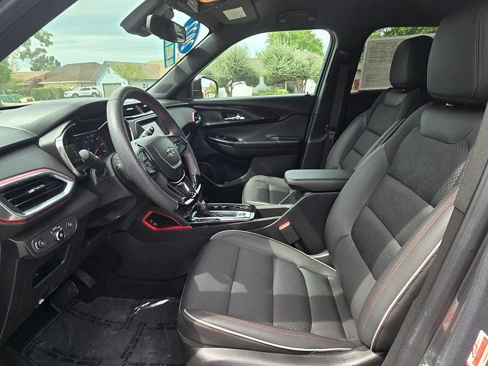 2022 gray /Black Chevrolet Trailblazer (KL79MUSL9NB) with an 3-Cyl Turbo 1.3 Liter engine, Automatic 9-Spd transmission, located at 246 E Walker St., Orland, 95963, (530) 865-5800, 39.747589, -122.178398 - Photo #9