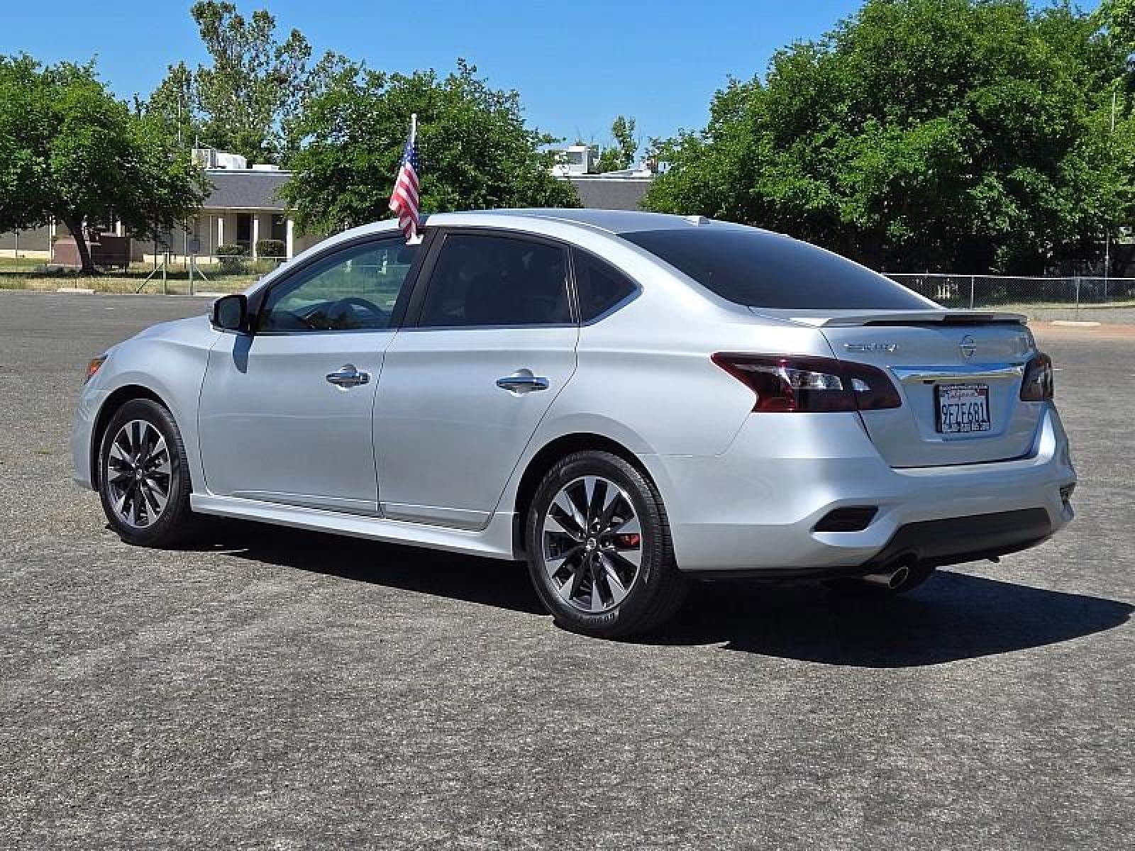 2019 SILVER Nissan Sentra (3N1AB7AP3KY) with an 4-Cyl 1.8 Liter engine, Automatic CVT w/Xtronic transmission, located at 246 E Walker St., Orland, 95963, (530) 865-5800, 39.747589, -122.178398 - Photo #4