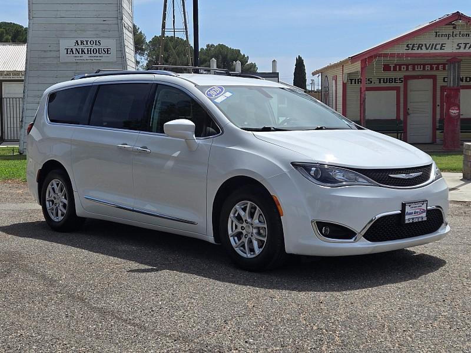 2020 WHITE Chrysler Pacifica (2C4RC1BG3LR) with an V6 3.6 Liter engine, Automatic 9-Spd transmission, located at 246 E Walker St., Orland, 95963, (530) 865-5800, 39.747589, -122.178398 - Photo #0