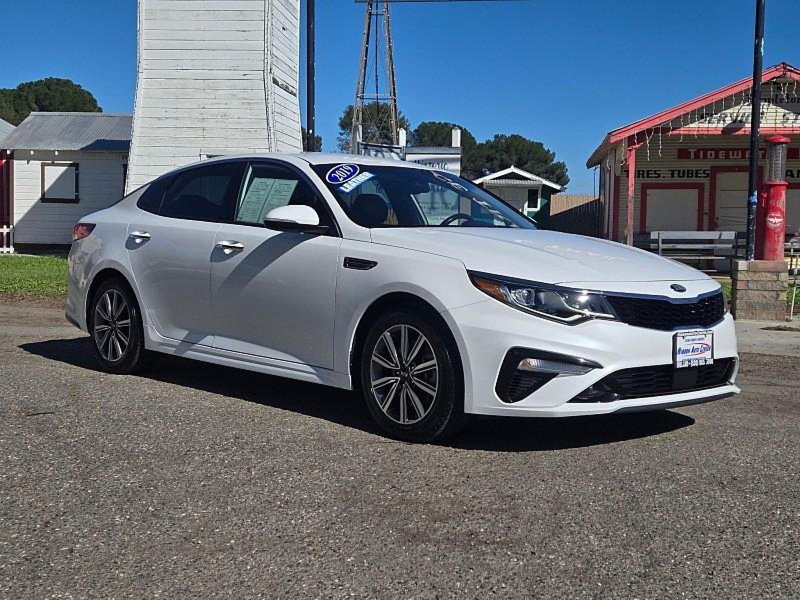 2019 WHITE Kia Optima (5XXGU4L17KG) with an 4-Cyl Turbo 1.6 Liter engine, Automatic 7-Spd Dual-Clutch w/H-Matic transmission, located at 246 E Walker St., Orland, 95963, (530) 865-5800, 39.747589, -122.178398 - Photo #0