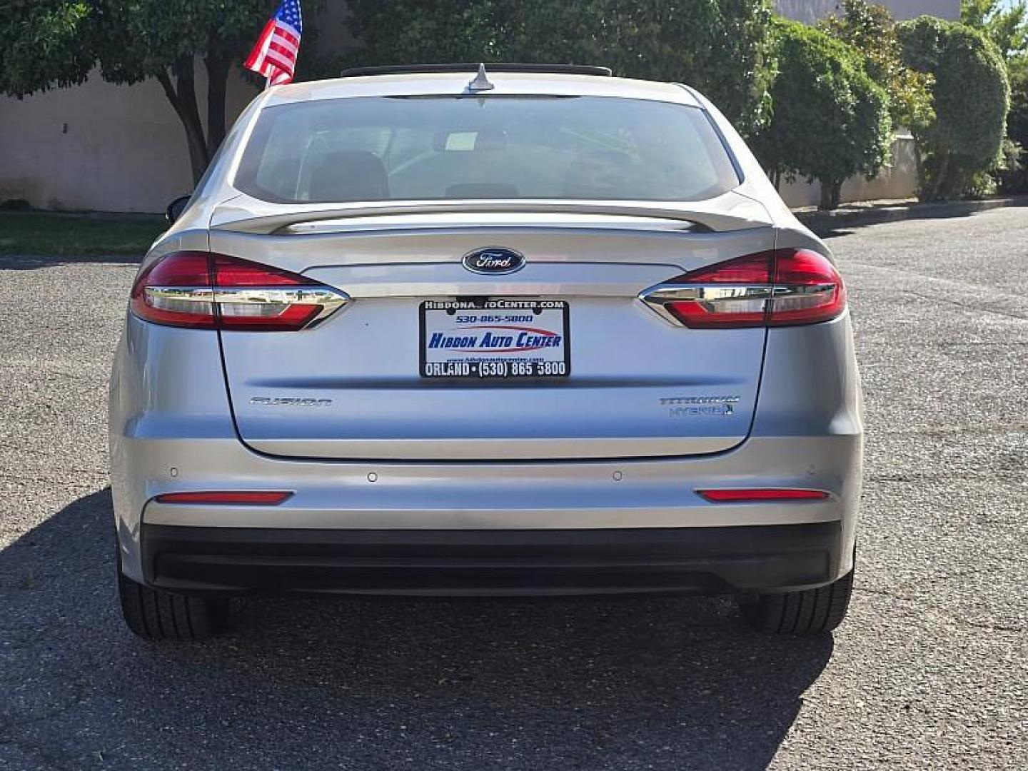 2019 SILVER Ford Fusion Hybrid (3FA6P0RU7KR) with an 4-Cyl Hybrid 2.0 Liter engine, Automatic eCVT transmission, located at 246 E Walker St., Orland, 95963, (530) 865-5800, 39.747589, -122.178398 - Photo#5