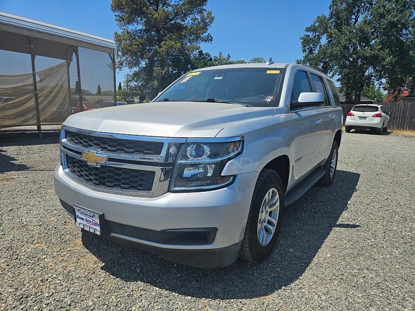 2017 SILVER Chevrolet Tahoe (1GNSKBKC0HR) with an V8 EcoTec3 5.3 Liter engine, Auto 6-Spd Overdrive transmission, located at 246 E Walker St., Orland, 95963, (530) 865-5800, 39.747589, -122.178398 - Photo#1