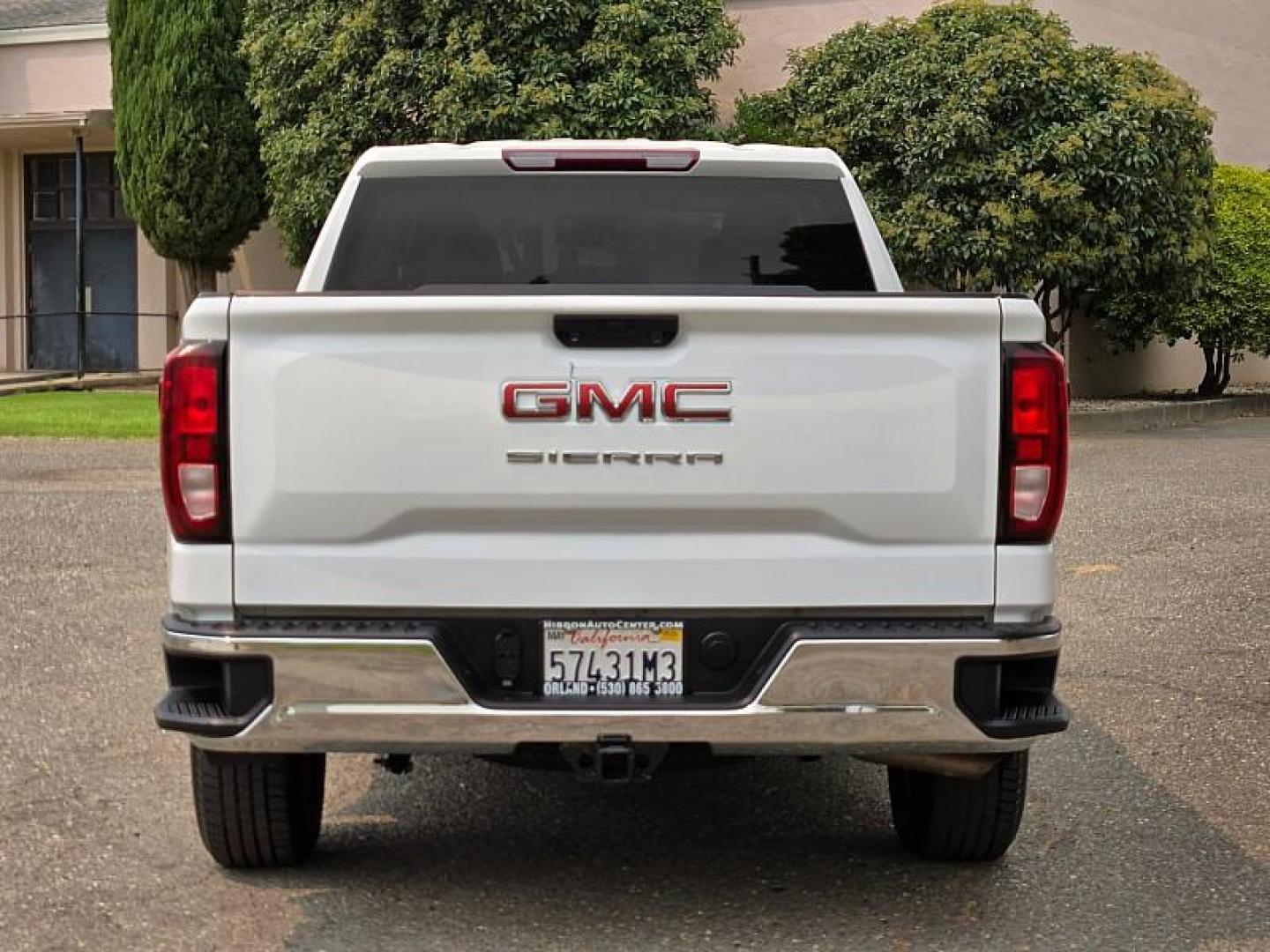 2022 WHITE GMC Sierra 1500 2WD (1GTRHAEK8NZ) , Automatic 8-Spd transmission, located at 246 E Walker St., Orland, 95963, (530) 865-5800, 39.747589, -122.178398 - Photo#5