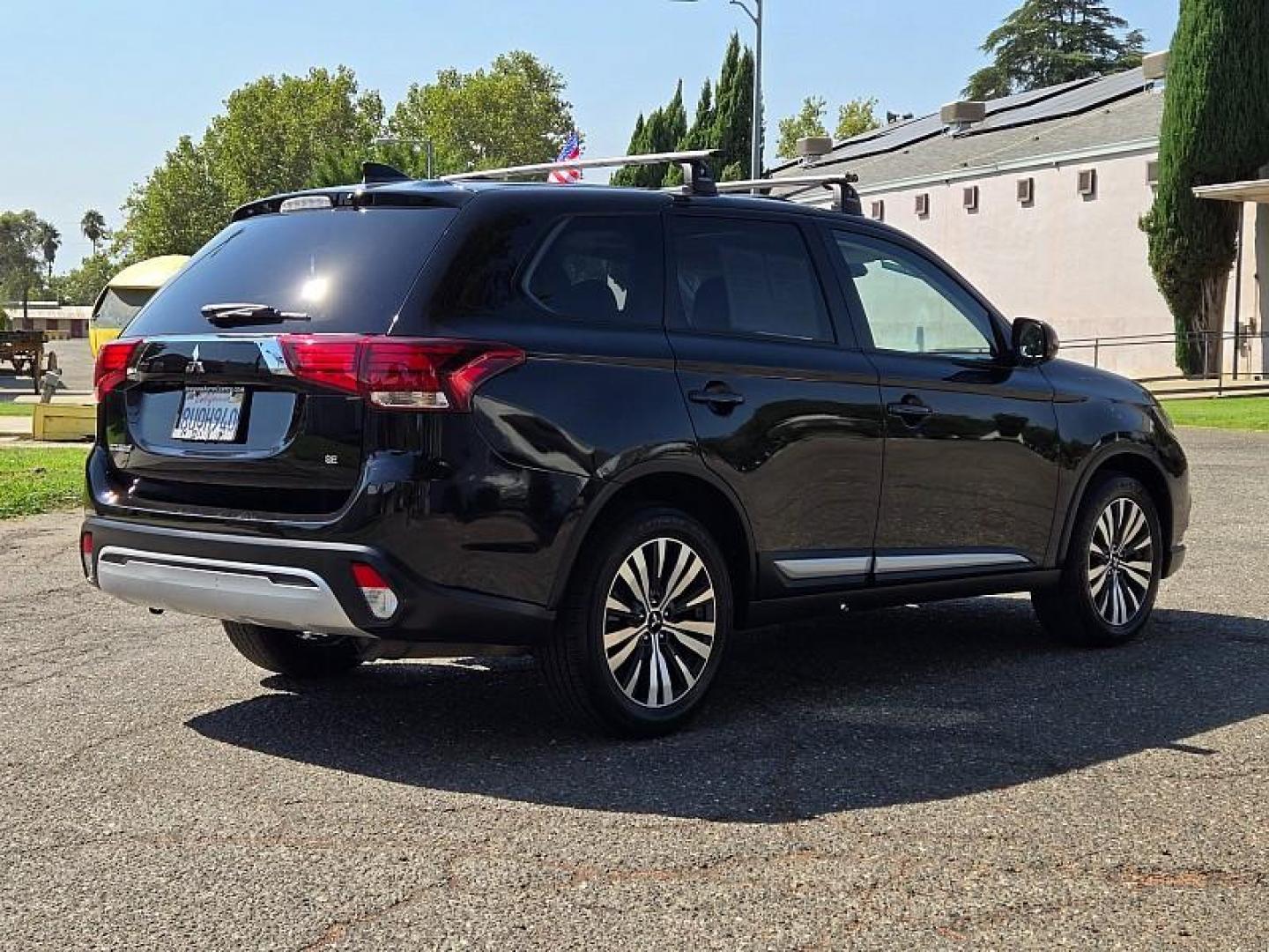 2020 BLACK Mitsubishi Outlander (JA4AD3A36LZ) with an 4-Cyl 2.4 Liter engine, Automatic CVT transmission, located at 246 E Walker St., Orland, 95963, (530) 865-5800, 39.747589, -122.178398 - Photo#6