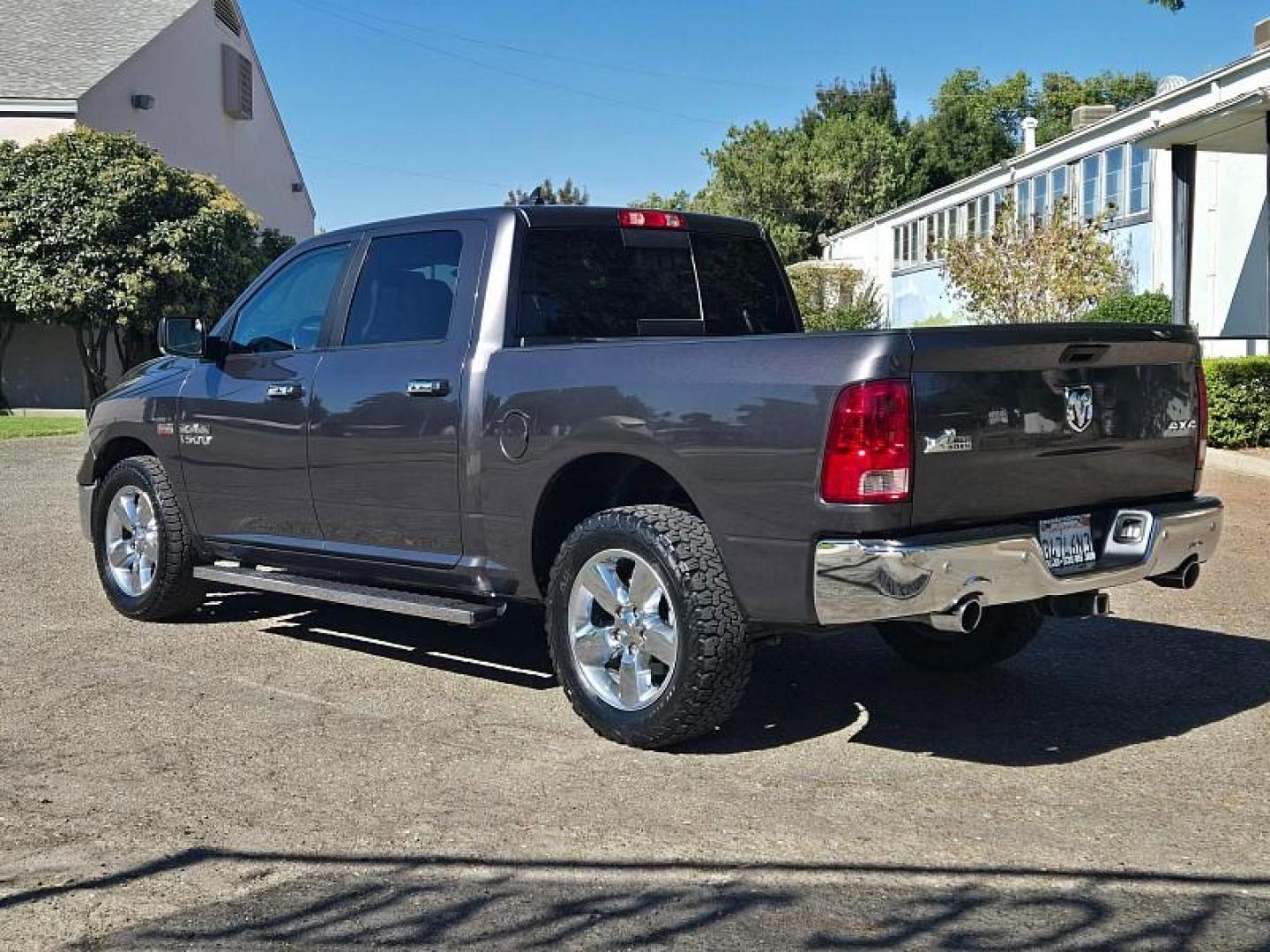 2017 GRAY Ram 1500 4WD (1C6RR7LT3HS) with an V8 HEMI 5.7 Liter engine, Automatic 8-Spd transmission, located at 246 E Walker St., Orland, 95963, (530) 865-5800, 39.747589, -122.178398 - Photo#4