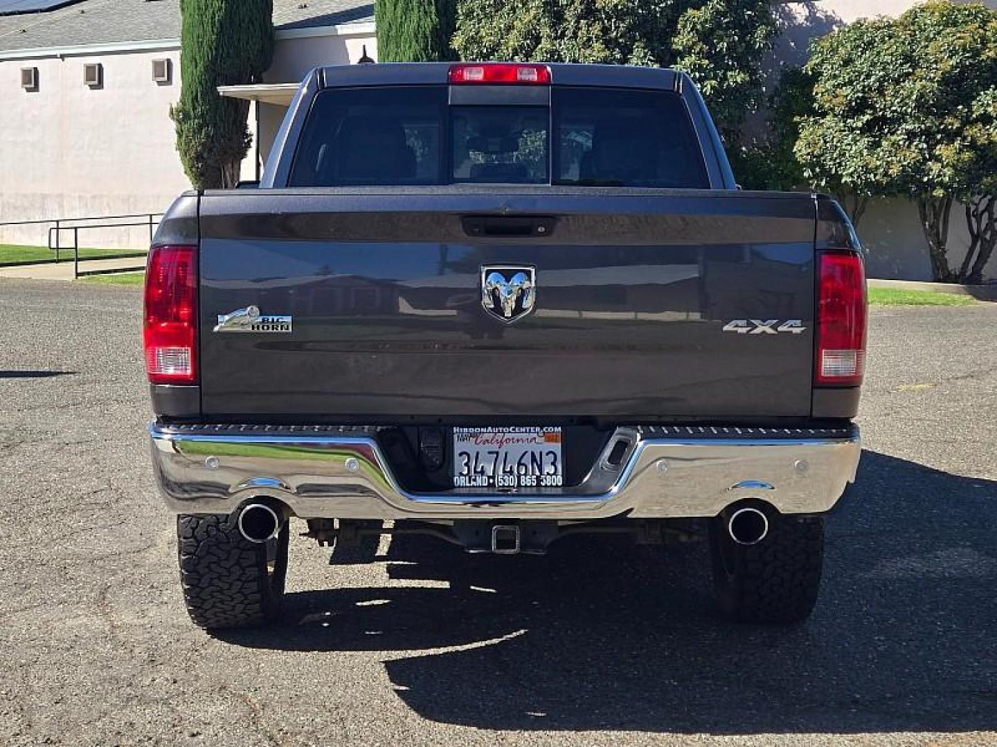 2017 GRAY Ram 1500 4WD (1C6RR7LT3HS) with an V8 HEMI 5.7 Liter engine, Automatic 8-Spd transmission, located at 246 E Walker St., Orland, 95963, (530) 865-5800, 39.747589, -122.178398 - Photo#5