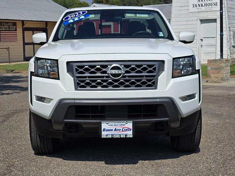 photo of 2023 Nissan Frontier Crew Cab 4x4 SV Auto