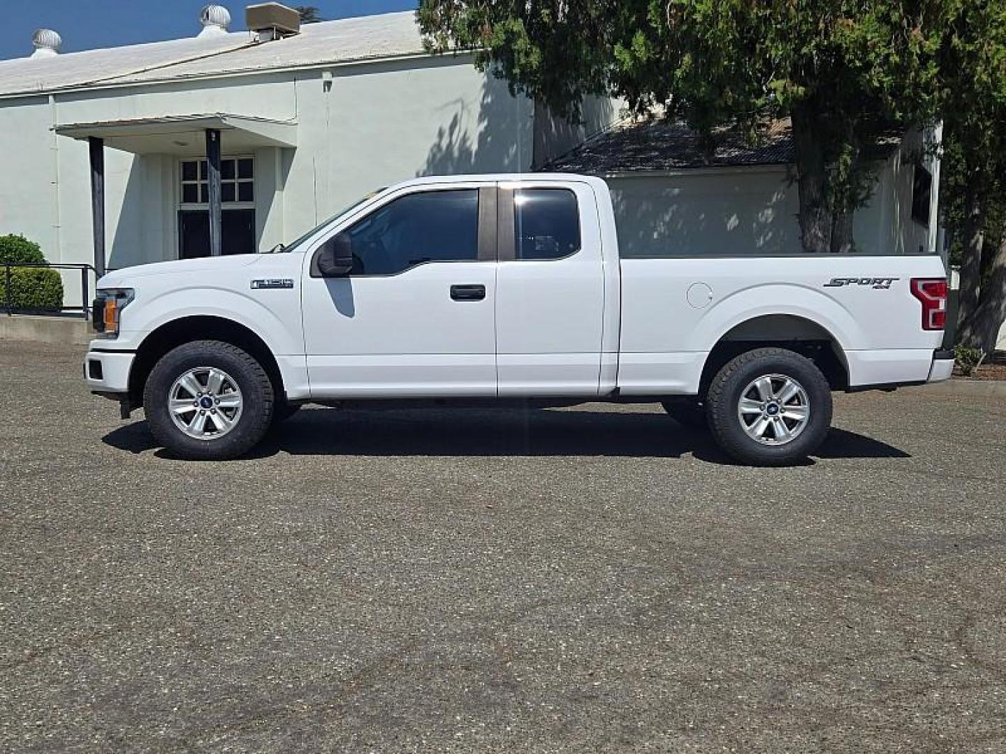 2020 WHITE Ford F-150 4WD (1FTEX1EB4LK) with an V6 Flex Fuel 3.3 Liter engine, Automatic 6-Spd w/SelectShift transmission, located at 246 E Walker St., Orland, 95963, (530) 865-5800, 39.747589, -122.178398 - Photo#3