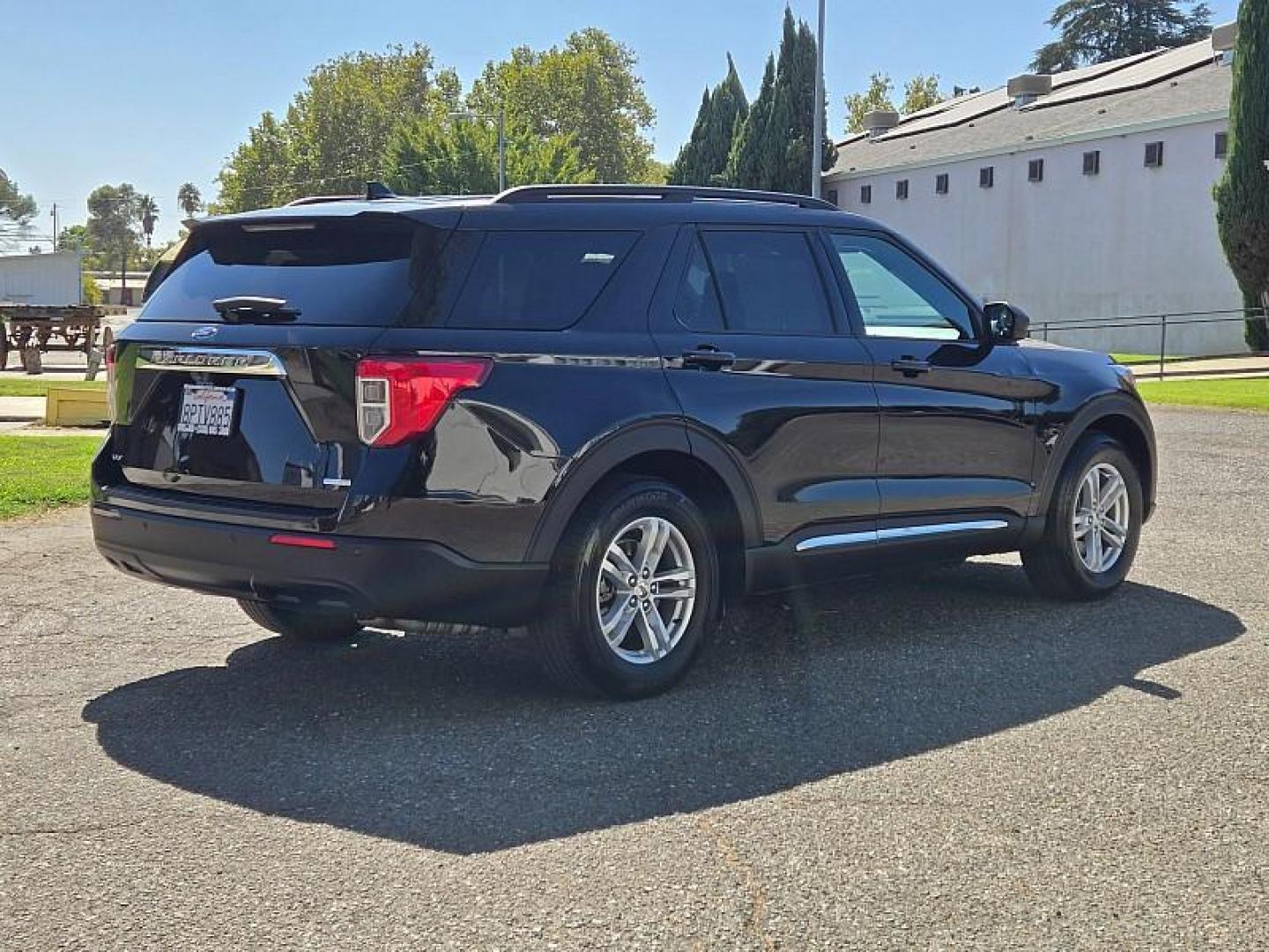 2020 BLACK Ford Explorer (1FMSK7DH6LG) with an 4-Cyl EcoBoost Turbo 2.3 Liter engine, Automatic 10-Spd w/SelectShift transmission, located at 246 E Walker St., Orland, 95963, (530) 865-5800, 39.747589, -122.178398 - Photo#6