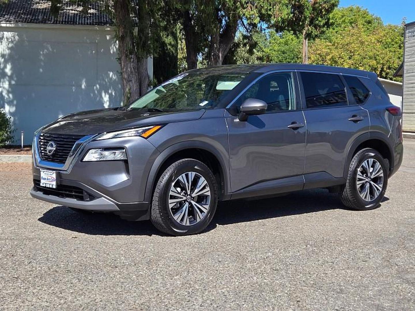 2022 GRAY Nissan Rogue (5N1BT3BBXNC) with an 3-Cyl Turbo 1.5 Liter engine, Automatic CVT w/Xtronic transmission, located at 246 E Walker St., Orland, 95963, (530) 865-5800, 39.747589, -122.178398 - Photo#2