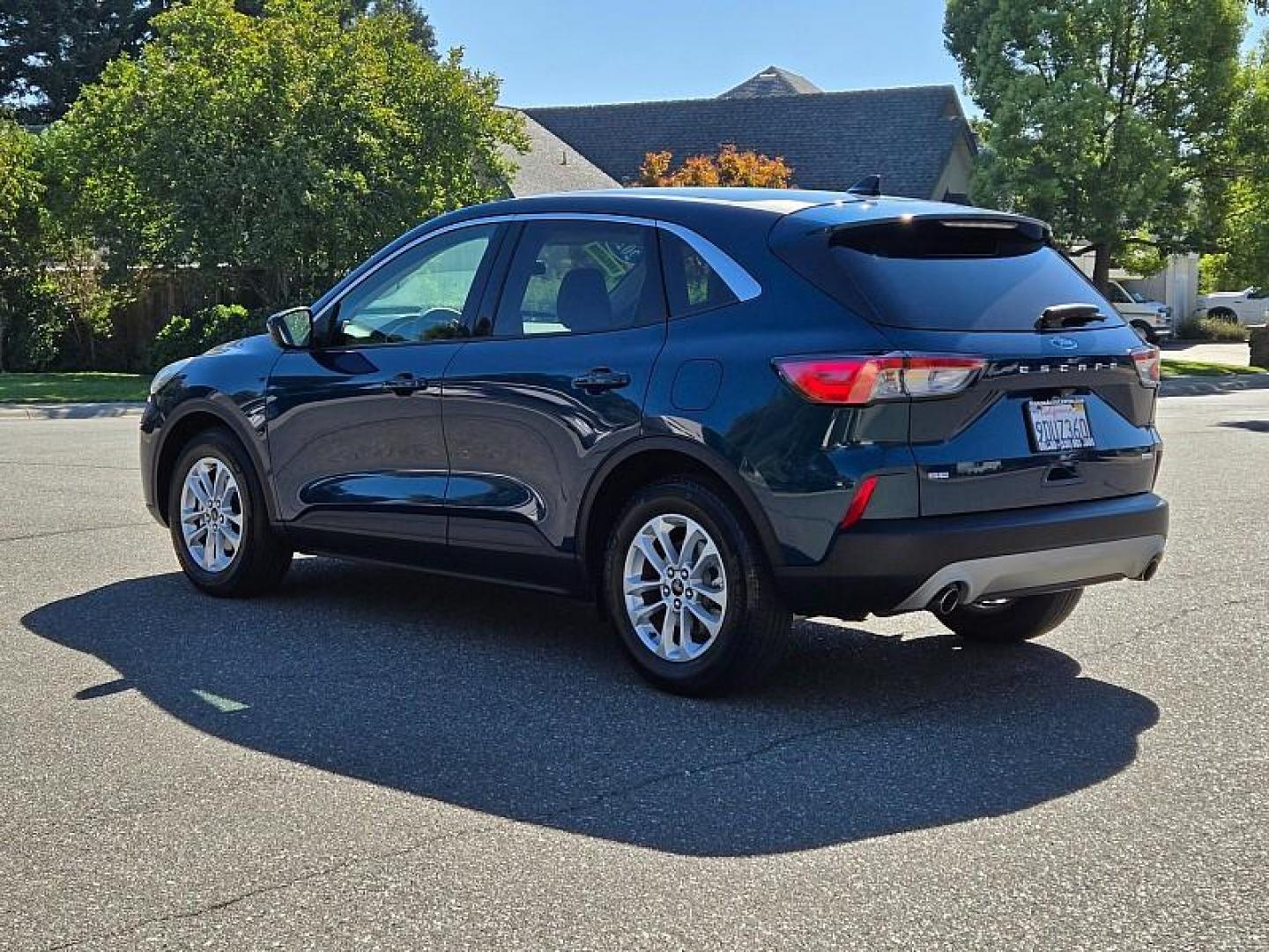 2020 GREEN Ford Escape (1FMCU0G61LU) with an 3-Cyl EcoBoost Turbo 1.5 Liter engine, Automatic 8-Spd transmission, located at 246 E Walker St., Orland, 95963, (530) 865-5800, 39.747589, -122.178398 - Photo#4