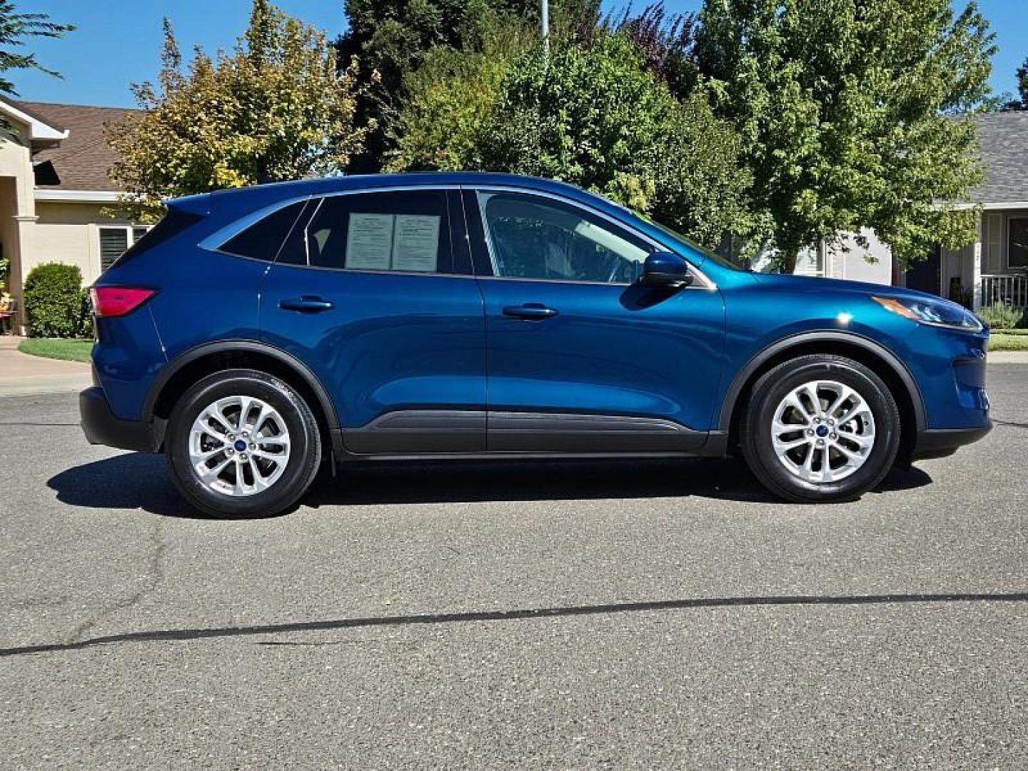 2020 GREEN Ford Escape (1FMCU0G61LU) with an 3-Cyl EcoBoost Turbo 1.5 Liter engine, Automatic 8-Spd transmission, located at 246 E Walker St., Orland, 95963, (530) 865-5800, 39.747589, -122.178398 - Photo#7