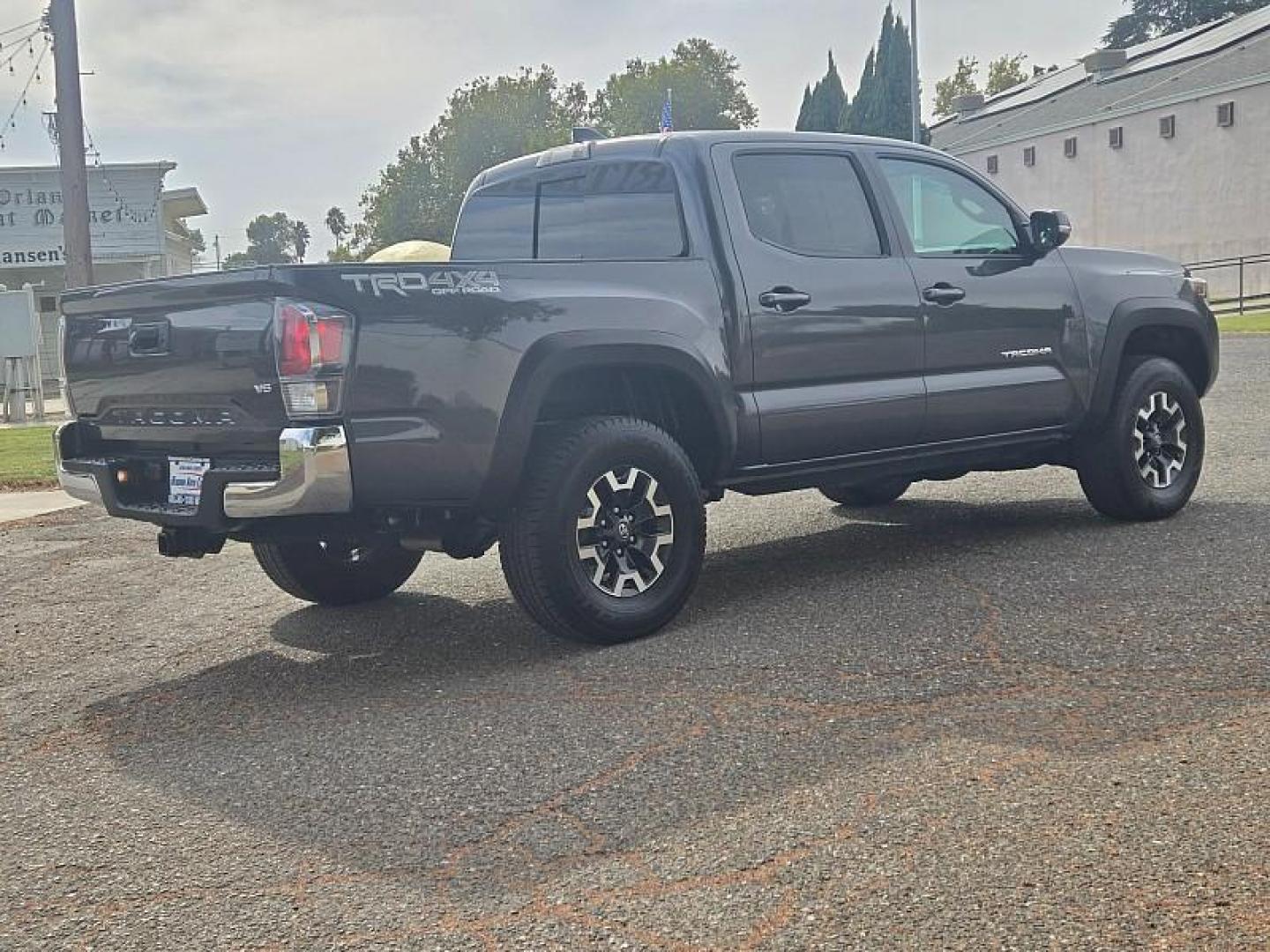 2022 GRAY Toyota Tacoma 4WD (3TMCZ5ANXNM) with an V6 3.5 Liter engine, Automatic 6-Spd transmission, located at 246 E Walker St., Orland, 95963, (530) 865-5800, 39.747589, -122.178398 - Photo#7