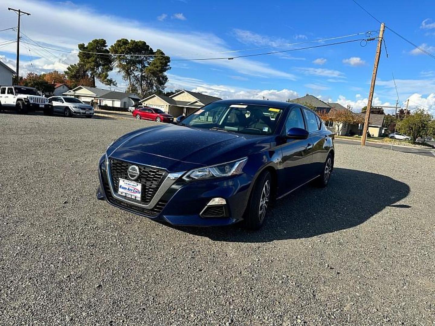 2020 BLUE Nissan Altima (1N4BL4BV9LC) with an 4-Cyl 2.5 Liter engine, Automatic Xtronic CVT transmission, located at 246 E Walker St., Orland, 95963, (530) 865-5800, 39.747589, -122.178398 - Photo#0