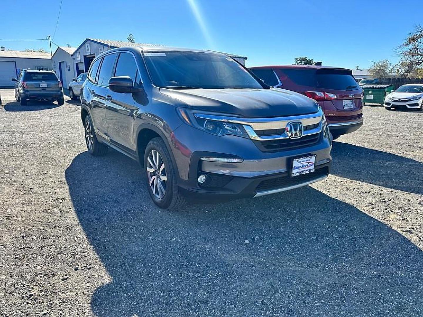 2020 GRAY Honda Pilot (5FNYF5H35LB) with an V6 i-VTEC 3.5 Liter engine, Automatic 6-Spd transmission, located at 246 E Walker St., Orland, 95963, (530) 865-5800, 39.747589, -122.178398 - Photo#0