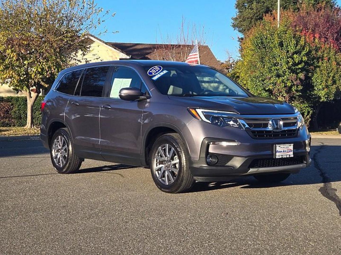 2020 GRAY Honda Pilot (5FNYF5H35LB) with an V6 i-VTEC 3.5 Liter engine, Automatic 6-Spd transmission, located at 246 E Walker St., Orland, 95963, (530) 865-5800, 39.747589, -122.178398 - Photo#0