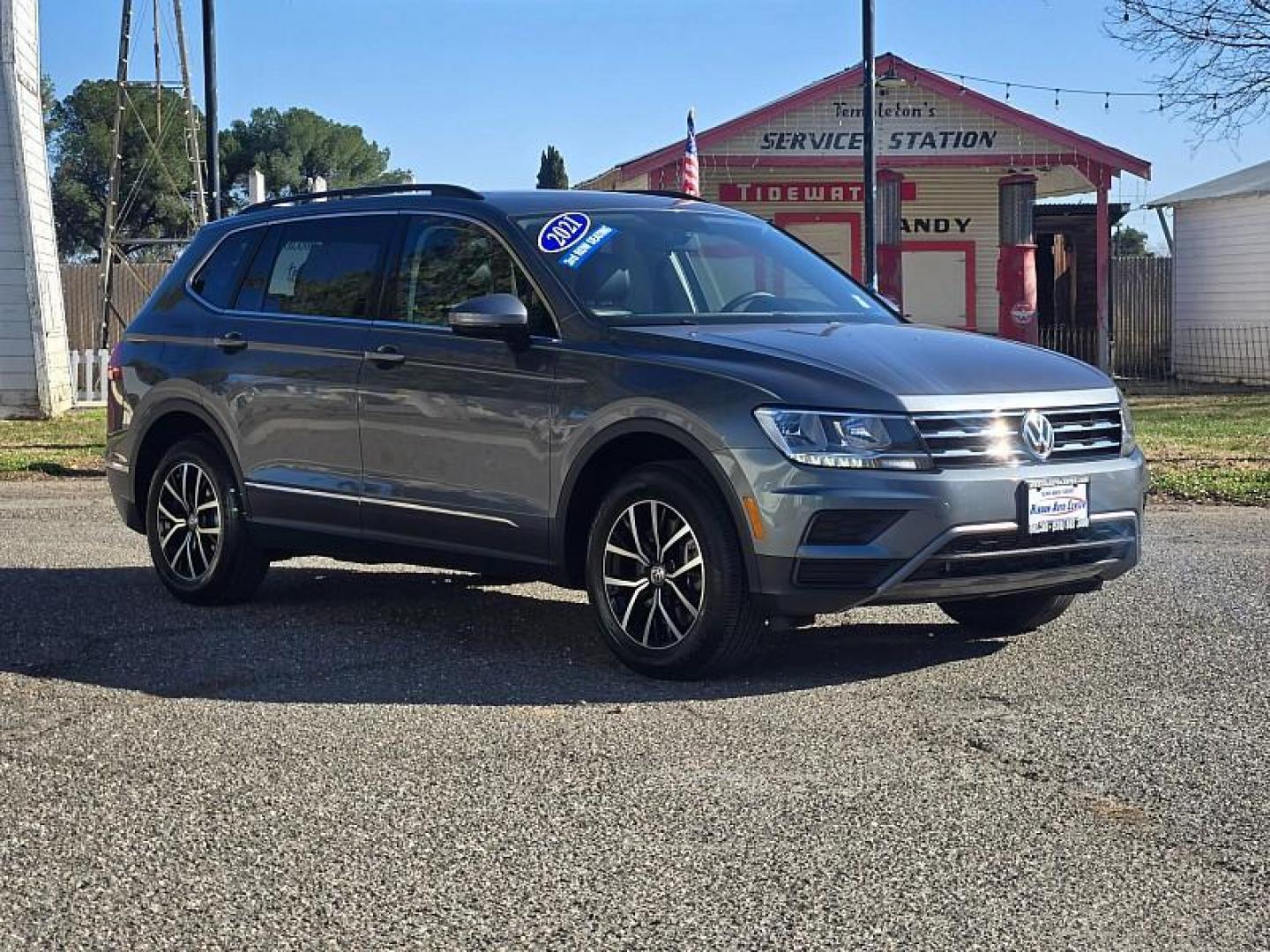 2021 GRAY Volkswagen Tiguan (3VV3B7AX9MM) with an 4-Cyl Turbo 2.0 Liter engine, Automatic 8-Spd w/Tiptronic and Sport Mode transmission, located at 246 E Walker St., Orland, 95963, (530) 865-5800, 39.747589, -122.178398 - Photo#0