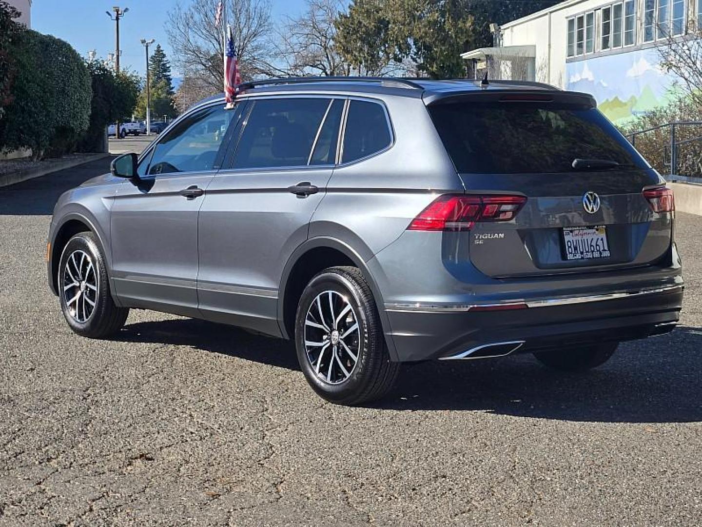 2021 GRAY Volkswagen Tiguan (3VV3B7AX9MM) with an 4-Cyl Turbo 2.0 Liter engine, Automatic 8-Spd w/Tiptronic and Sport Mode transmission, located at 246 E Walker St., Orland, 95963, (530) 865-5800, 39.747589, -122.178398 - Photo#4