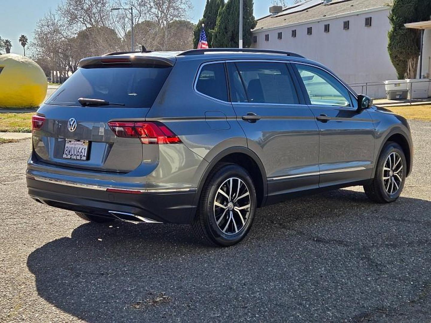 2021 GRAY Volkswagen Tiguan (3VV3B7AX9MM) with an 4-Cyl Turbo 2.0 Liter engine, Automatic 8-Spd w/Tiptronic and Sport Mode transmission, located at 246 E Walker St., Orland, 95963, (530) 865-5800, 39.747589, -122.178398 - Photo#6