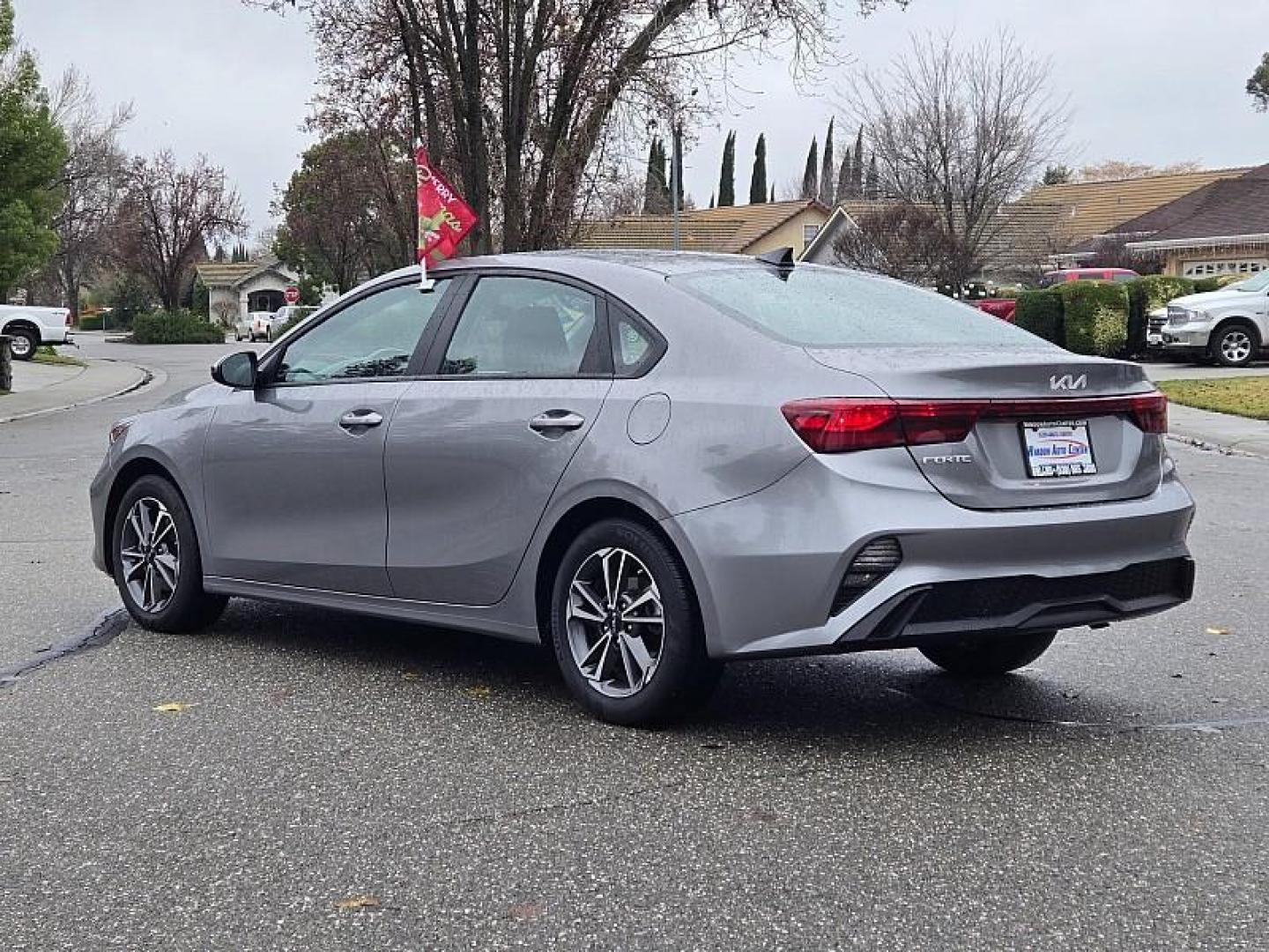 2023 GRAY Kia Forte (3KPF24AD6PE) with an 4-Cyl 2.0 Liter engine, Automatic IVT transmission, located at 246 E Walker St., Orland, 95963, (530) 865-5800, 39.747589, -122.178398 - Photo#4