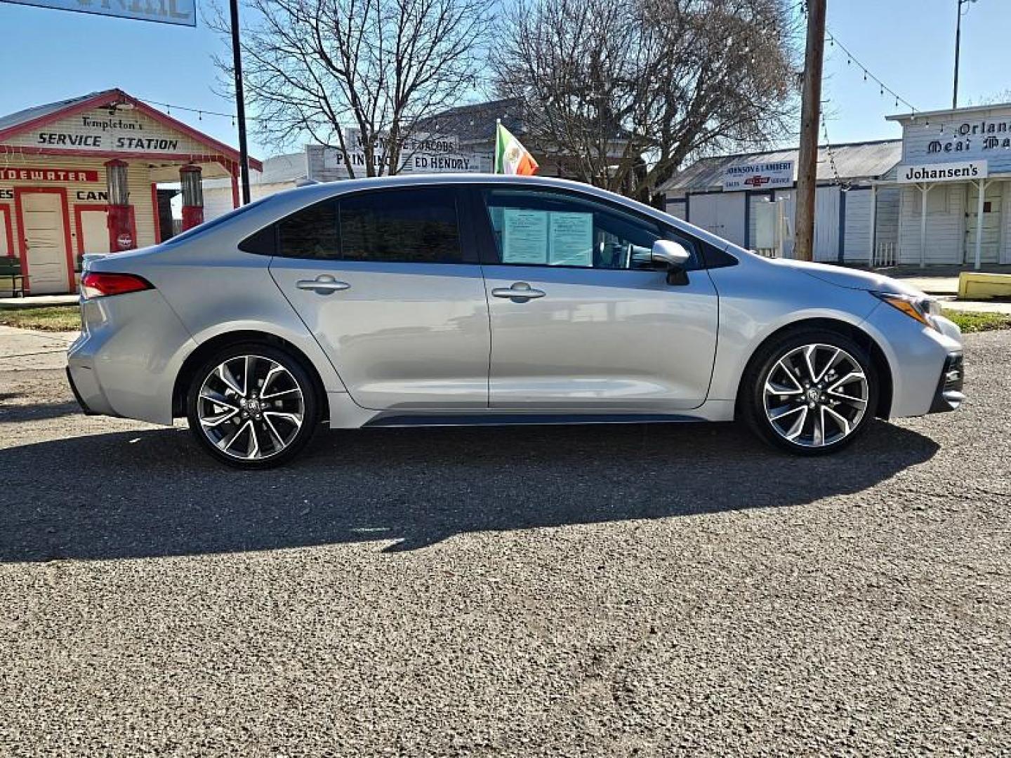 2021 SILVER Toyota Corolla (5YFS4MCE5MP) with an 4-Cyl 2.0 Liter engine, Automatic CVT w/Dynamic Shift transmission, located at 246 E Walker St., Orland, 95963, (530) 865-5800, 39.747589, -122.178398 - Photo#7