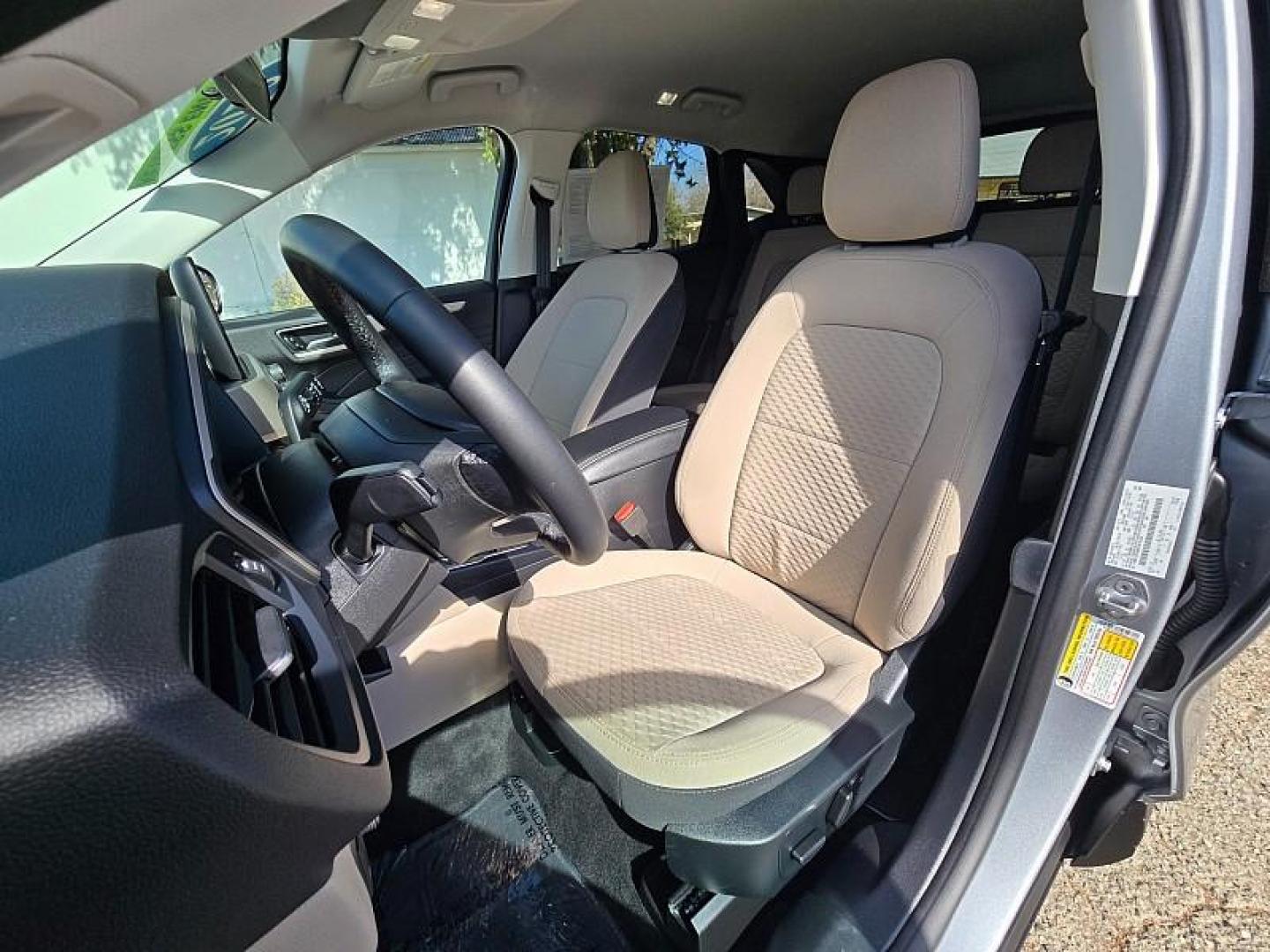 2022 SILVER Ford Escape (1FMCU0G68NU) with an 3-Cyl EcoBoost Turbo 1.5 Liter engine, Automatic 8-Spd transmission, located at 246 E Walker St., Orland, 95963, (530) 865-5800, 39.747589, -122.178398 - Photo#8