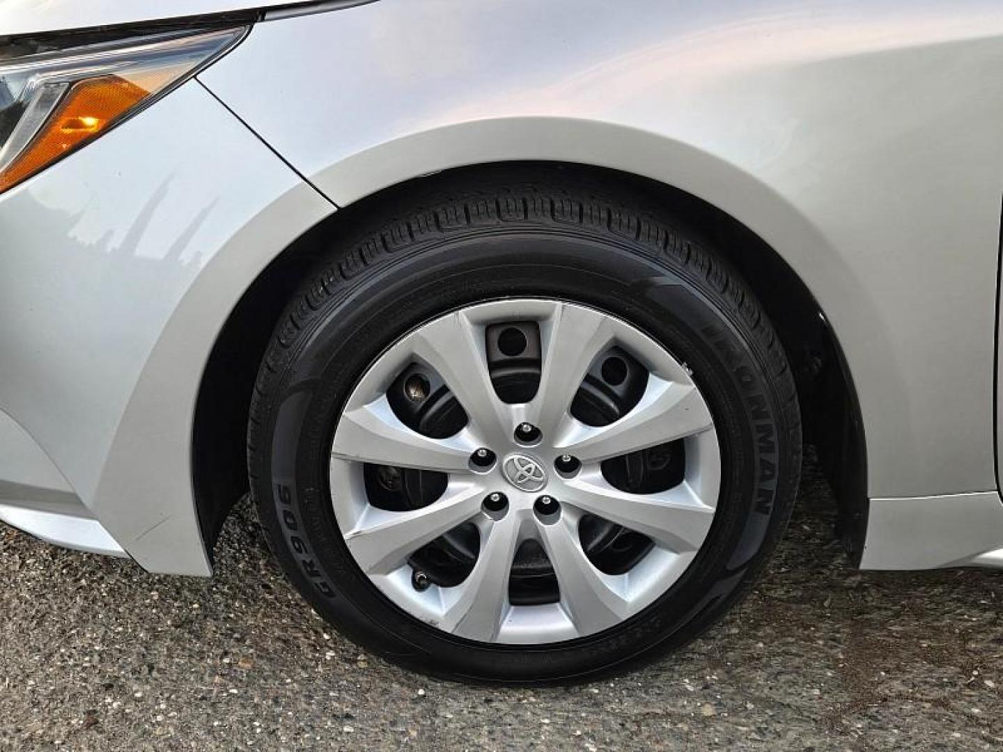 2021 SILVER Toyota Corolla (5YFEPMAE6MP) with an 4-Cyl 1.8 Liter engine, Automatic CVTi-S transmission, located at 246 E Walker St., Orland, 95963, (530) 865-5800, 39.747589, -122.178398 - Photo#26