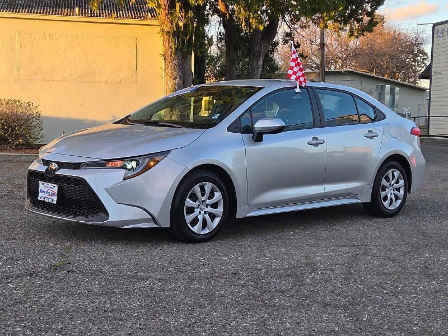 2021 SILVER Toyota Corolla (5YFEPMAE6MP) with an 4-Cyl 1.8 Liter engine, Automatic CVTi-S transmission, located at 246 E Walker St., Orland, 95963, (530) 865-5800, 39.747589, -122.178398 - Photo#2