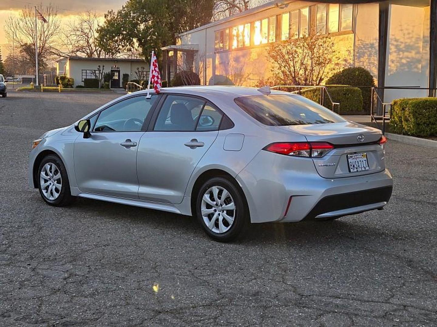 2021 SILVER Toyota Corolla (5YFEPMAE6MP) with an 4-Cyl 1.8 Liter engine, Automatic CVTi-S transmission, located at 246 E Walker St., Orland, 95963, (530) 865-5800, 39.747589, -122.178398 - Photo#4