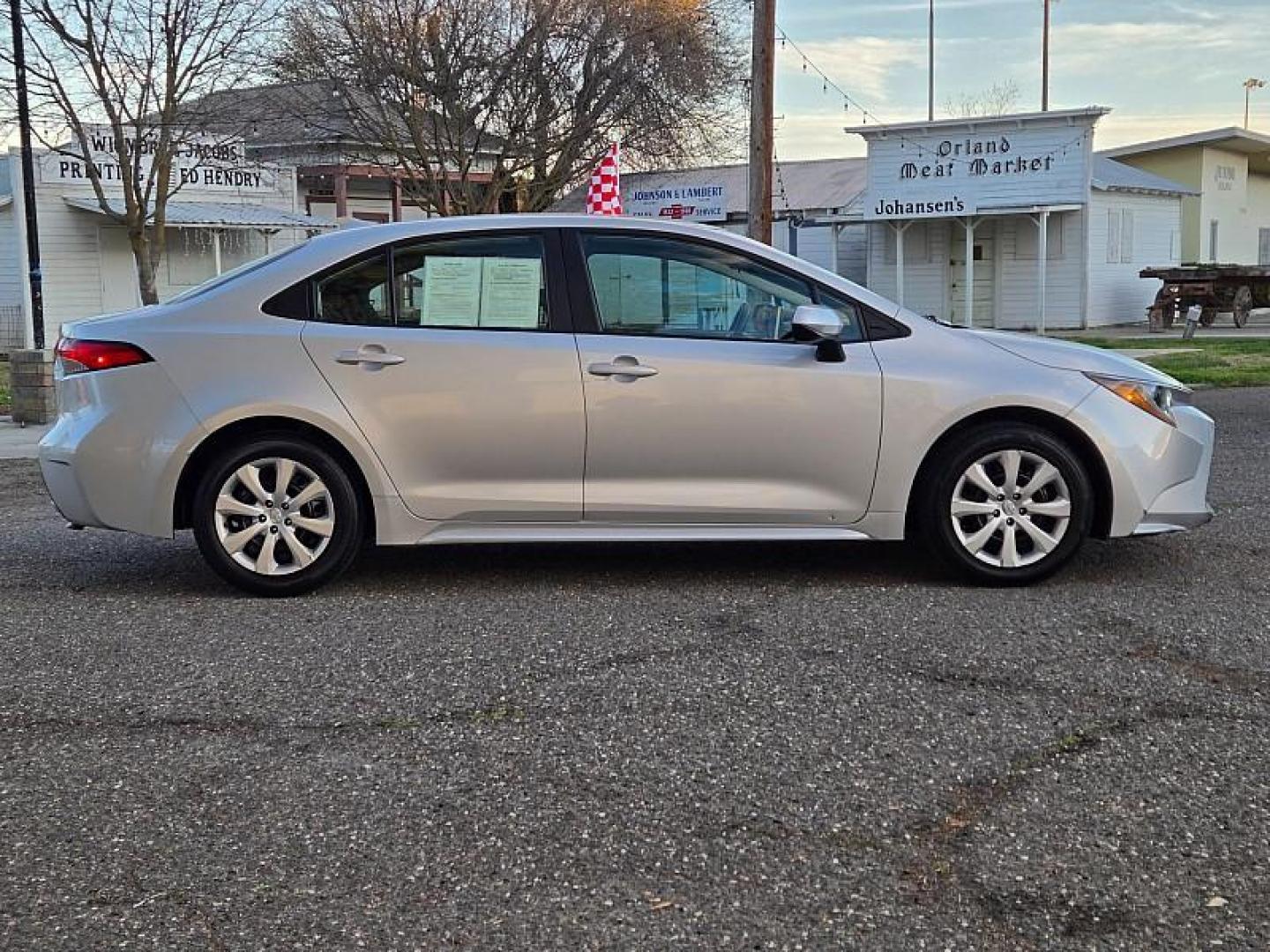 2021 SILVER Toyota Corolla (5YFEPMAE6MP) with an 4-Cyl 1.8 Liter engine, Automatic CVTi-S transmission, located at 246 E Walker St., Orland, 95963, (530) 865-5800, 39.747589, -122.178398 - Photo#7