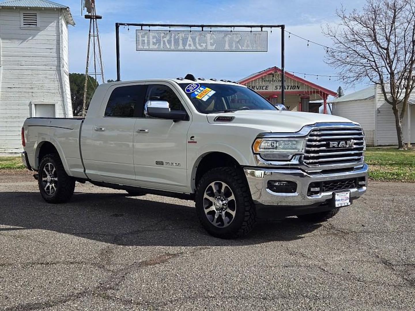 2020 WHITE Ram 3500 4WD (3C63R3NL4LG) with an 6-Cyl HO Turbo Diesel 6.7 Liter engine, Automatic 6-Spd HD transmission, located at 246 E Walker St., Orland, 95963, (530) 865-5800, 39.747589, -122.178398 - Photo#0